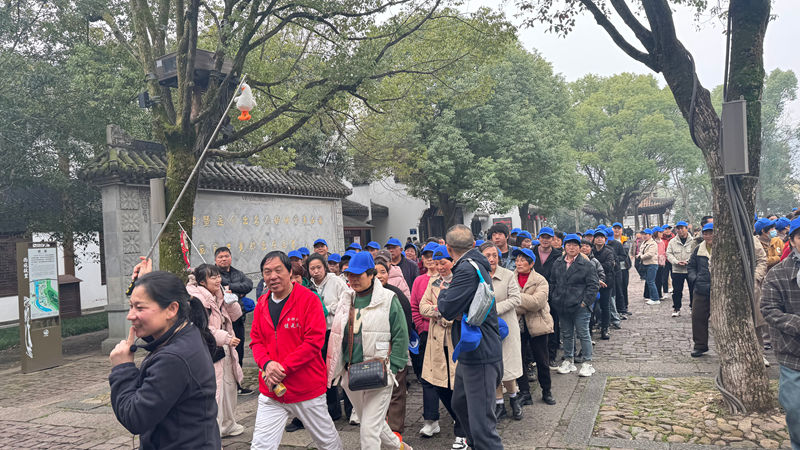 浦江農(nóng)批市場組織商戶開展&ldquo;春風相伴 安全同行&rdquo;踏春活動