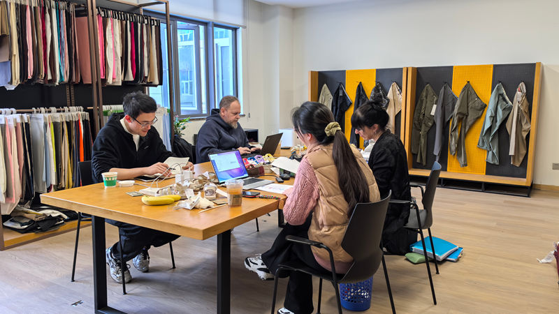 西班牙知名童裝品牌Mayoral團(tuán)隊到訪浙農(nóng)華貿(mào)