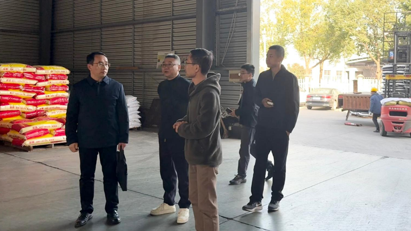 省發(fā)改委、省供銷社領(lǐng)導(dǎo)赴惠多利檢查指導(dǎo)化肥儲(chǔ)備工作